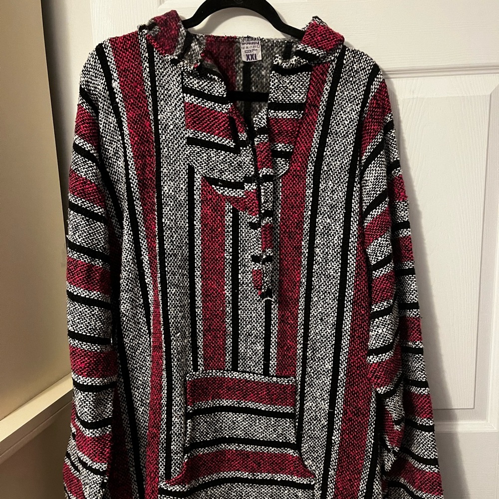 Men’s 3x hooded poncho.